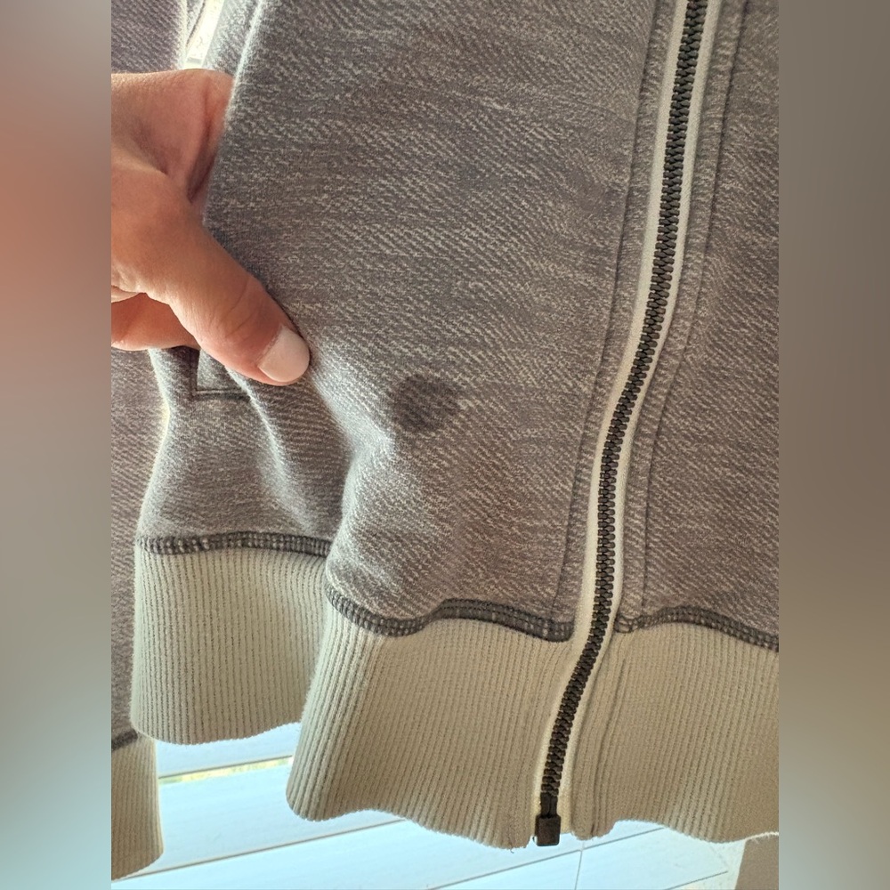 Lululemon Jacket - Picture 2 of 4